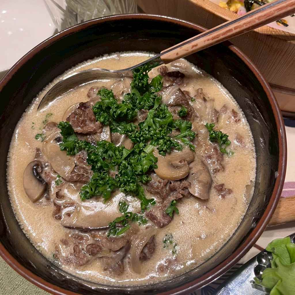 4月5日歓迎会　ビーフストロガノフ